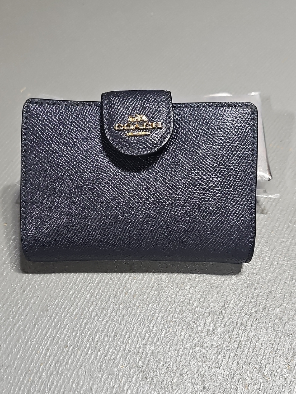 Coach 6390 Medium Corner Zip Wallet NWT Gold/Midnight Leather